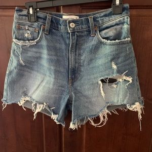 Abercrombie high rise 4” short